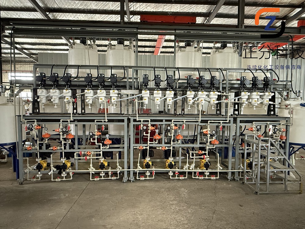 化工洗涤（水洗/碱洗/酸洗）：离心萃取机与反应釜的核心区别及选型指南