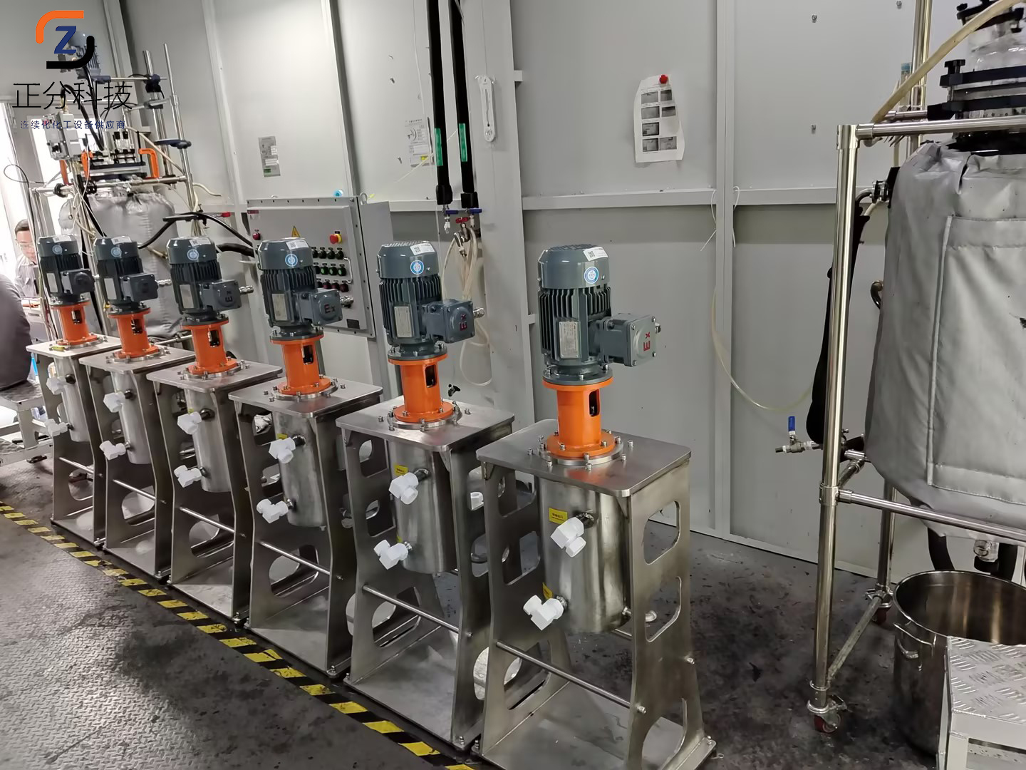 医药中间体萃取用离心萃取机代替反应釜的原