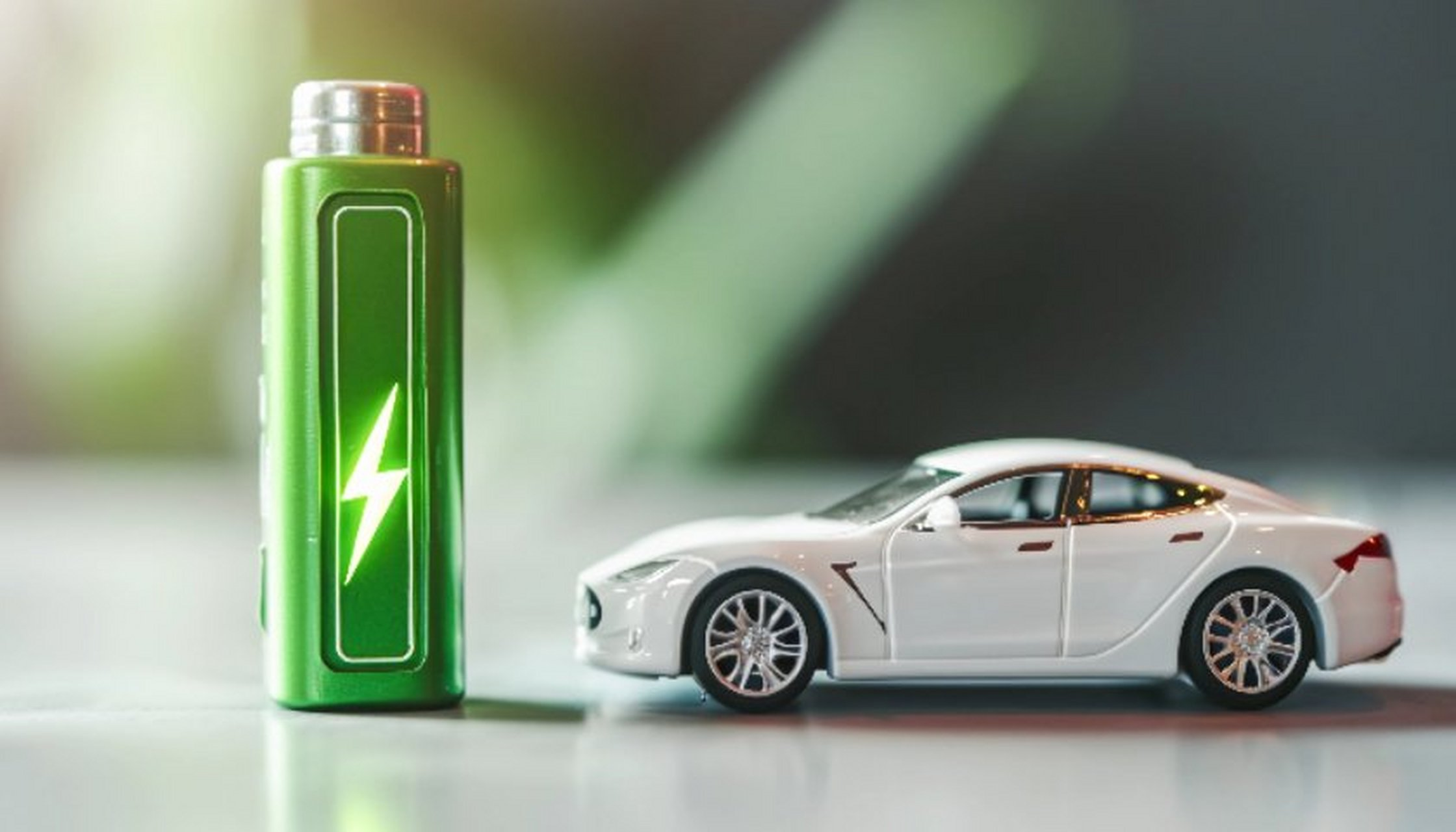 锂电池回收：千亿蓝海下的痛点突围与技术革新